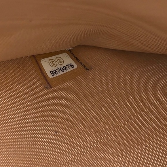 SOLD pre loved CHANEL. Certificate and Authenticator barcode available - Picture 8 of 9